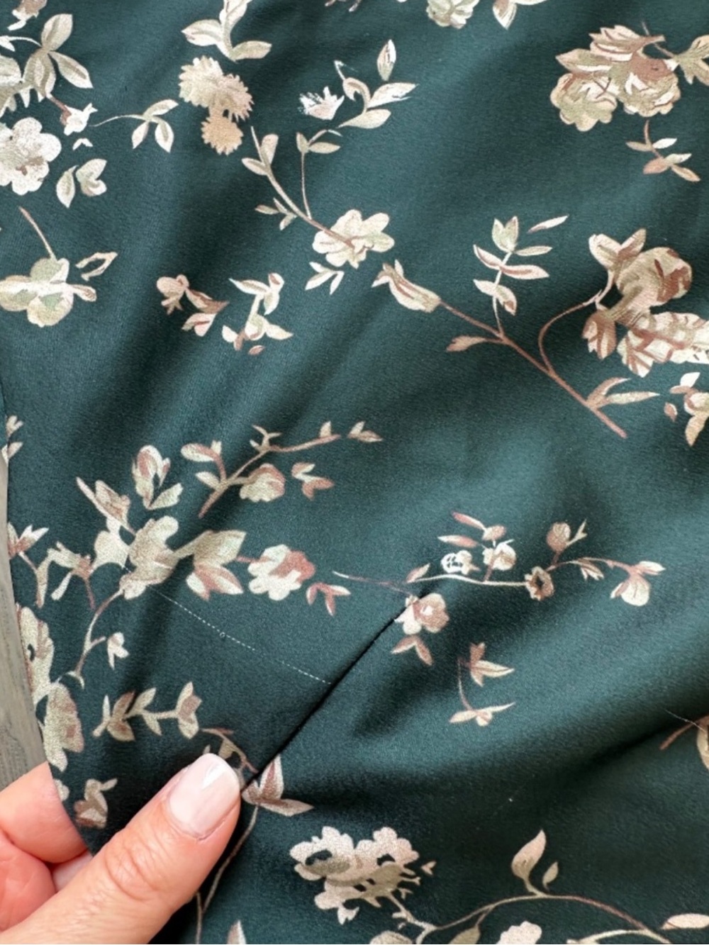 Sau Lee Callie Printed Gown Green Floral Maxi Dress Draped - Size US
6 - Picture 3 of 10